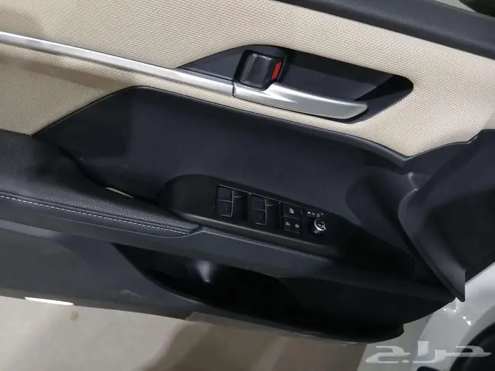 تويوتا كامري 2025 LE 5