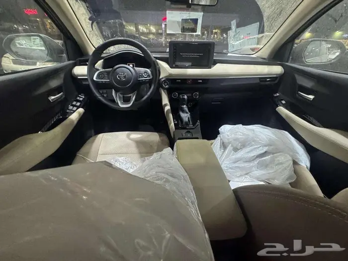 تويوتا يارس فل كامل 1300 cc رصاصى موديل 2026 3