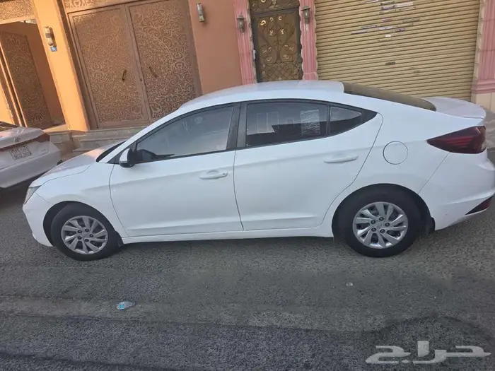 هونداي إلنترا 2019 3
