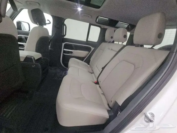 2024 Land Rover Defender 110 S 12