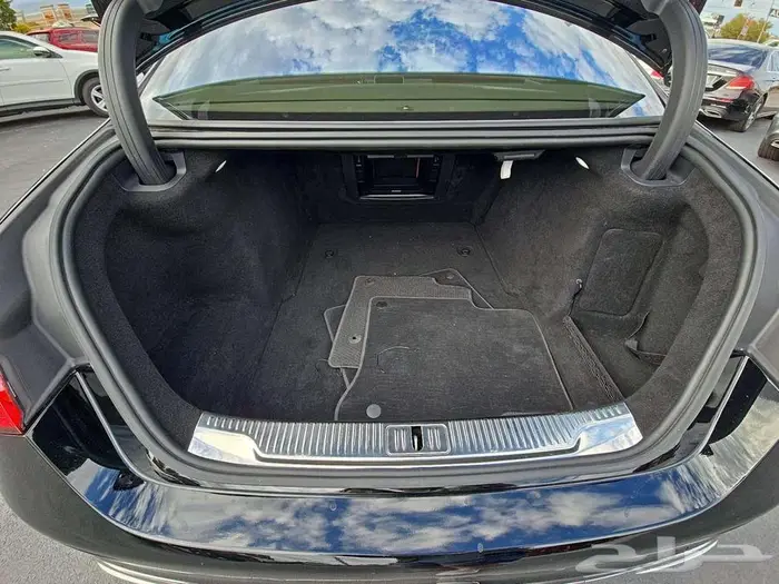2022 Mercedes-Benz S 500 4MATIC 12