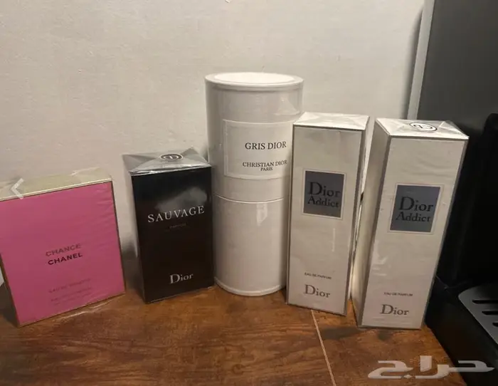 جميع انواع العطور متوفره وبسعر الجمله 3