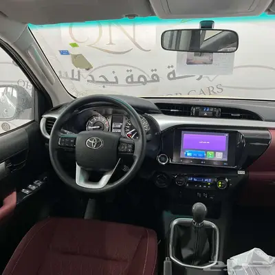هايلوكس SGLX م2.7 دبل بنزين قير عادي وتماتيك موديل 2025 index