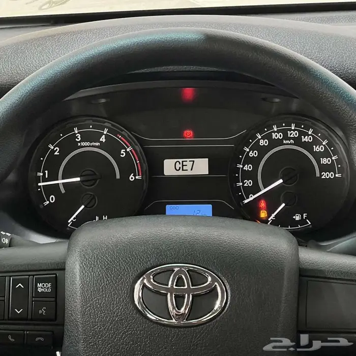 هايلوكس GL2 سلق م2.4 دبل ديزل قير عادي موديل 2025 9
