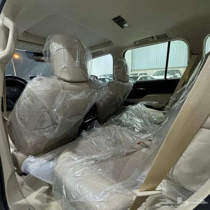 تويوتا لاندكروزر VXR ديزل 2023 رمادي 335000 10