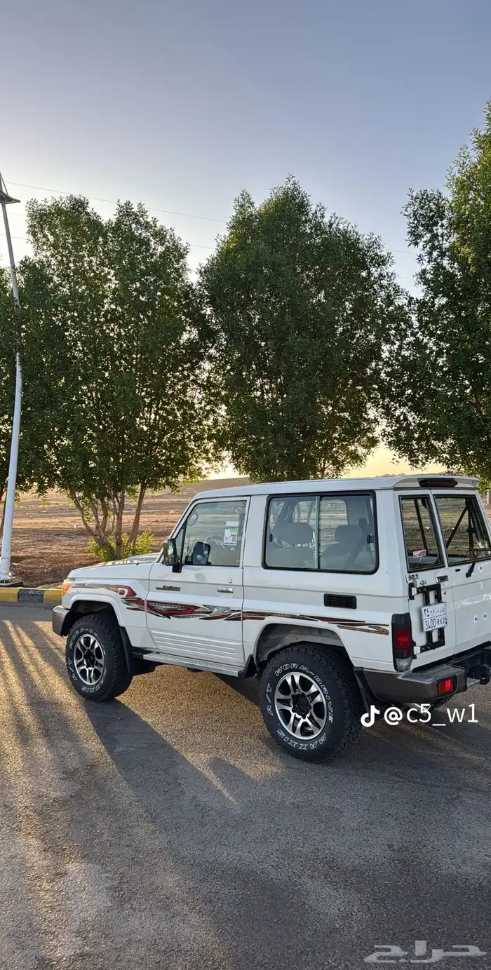 للبيع جيب  ربع فل كامل 2020 سعودي الممشي 185 6