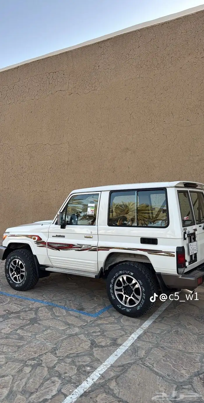 للبيع جيب  ربع فل كامل 2020 سعودي الممشي 185 9