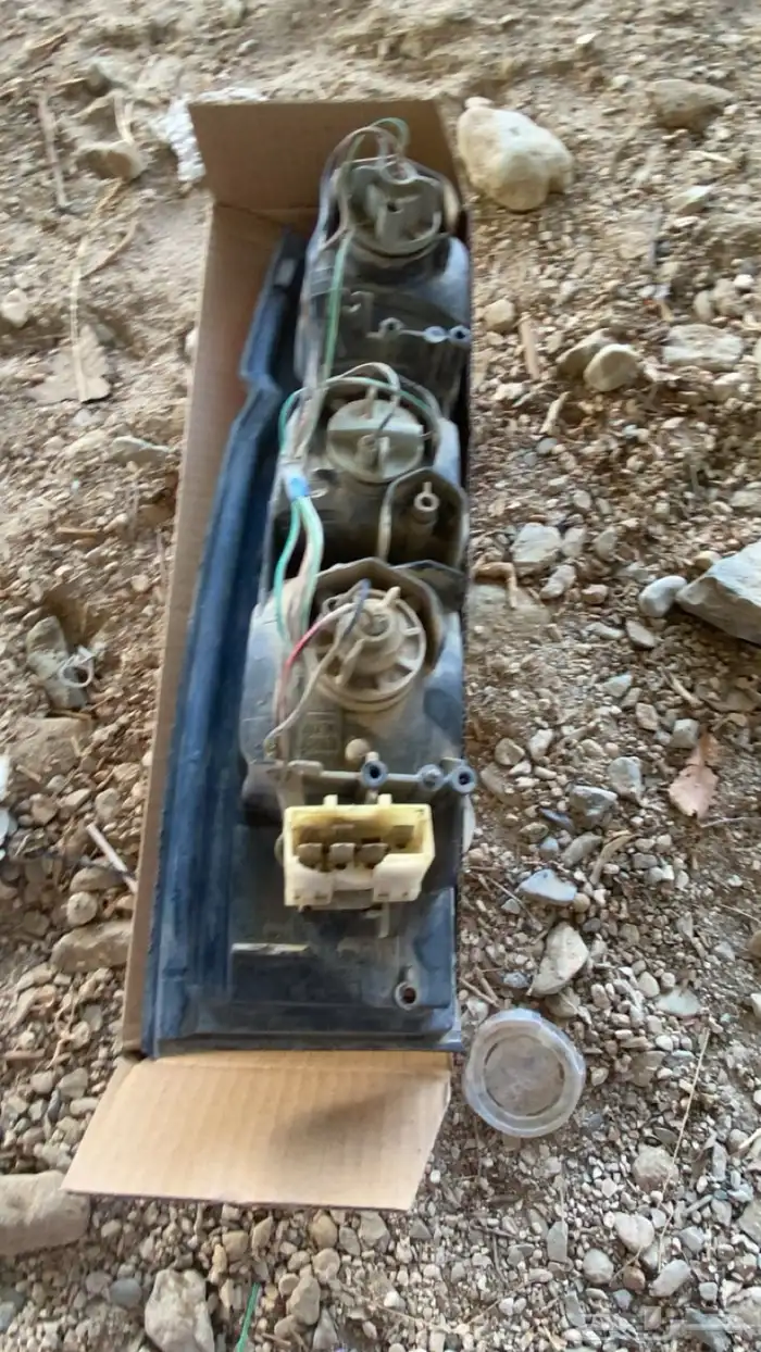 اصطب ددسن خلفي يمين اصلي وكالة 2