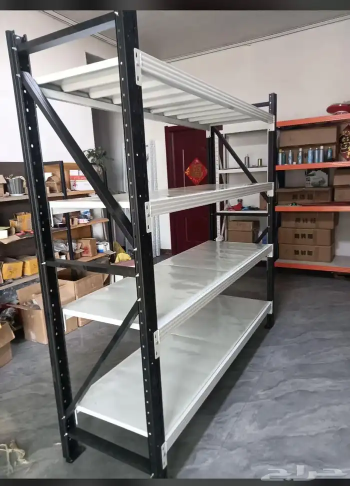 رفوف تخزين او عرض 3