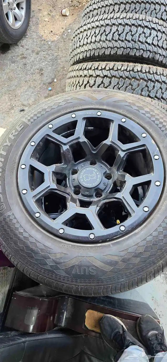 يتوفر جنوط بلاك رينو مقاس 18 اصلي وكاله 0