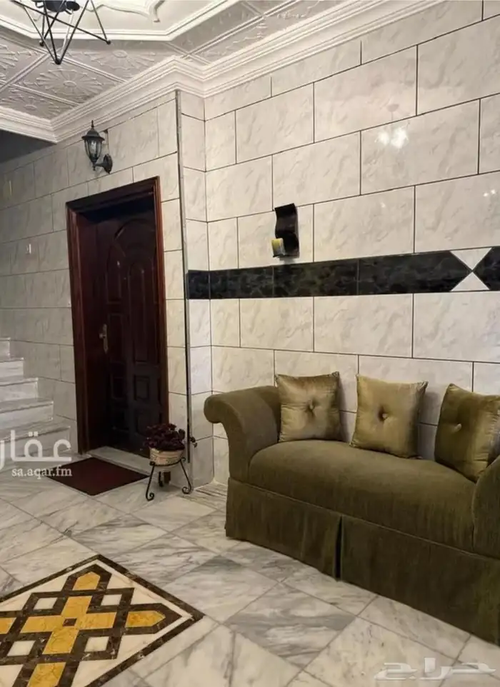 عمارة للبيع فيلا و3 شقق حي البساتين 6
