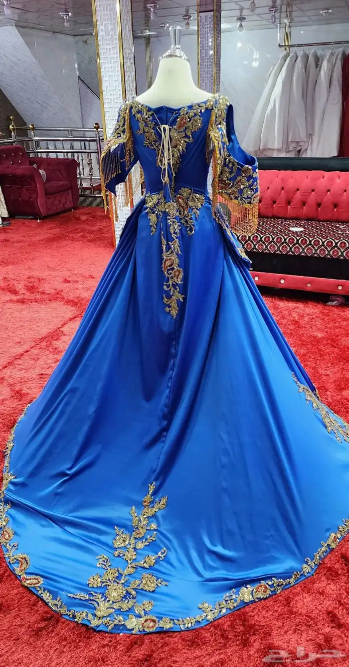 فستان عروس غمره مع طرحة ومسكه مستخدم مره واحده فقط للبيع 0