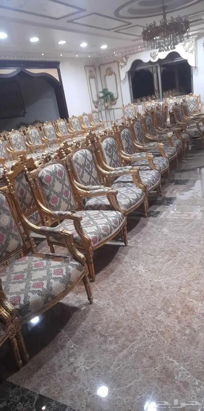 صباغ ابواب وصيانه تغير الوان ابواب خشب وحديد وديكورات وجدران 3