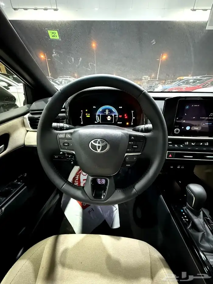 تويوتا كامري ال اي هايبرد (سقف بانوراما) 2025 3