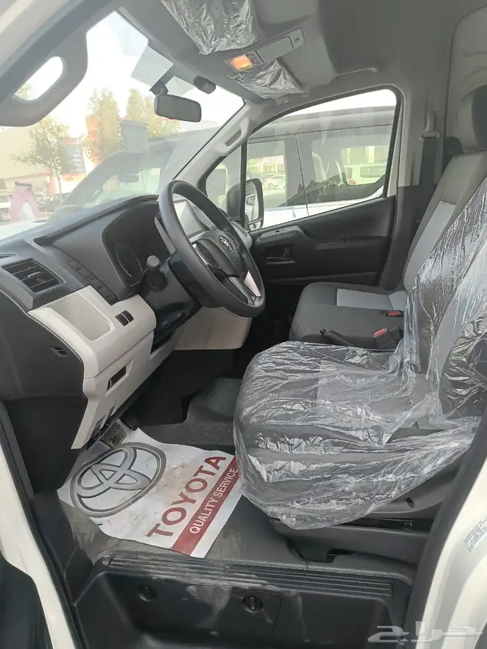 متوفر لدينا تويوتا هايس بضاعة سق مرتفع موديل2026 4