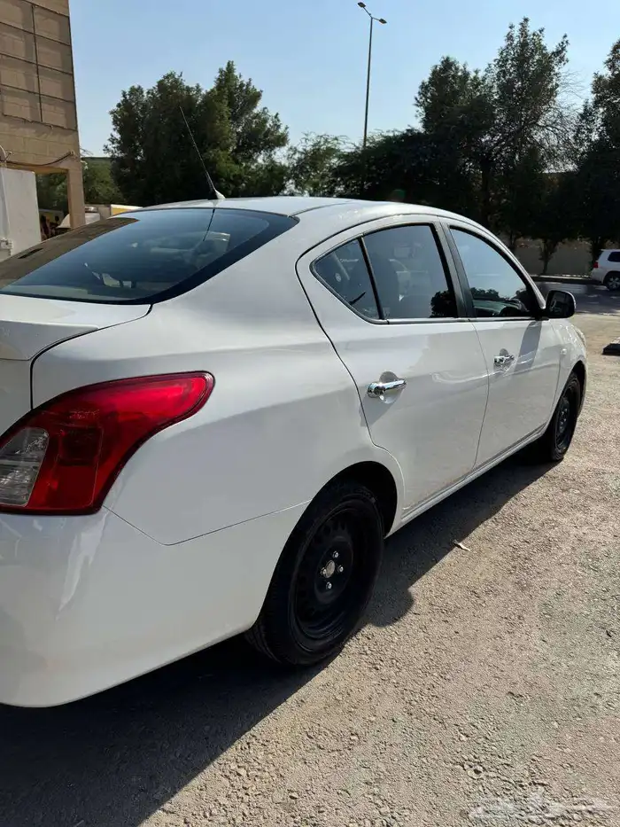 نيسان صني 2022 للبيع مالك اول 12