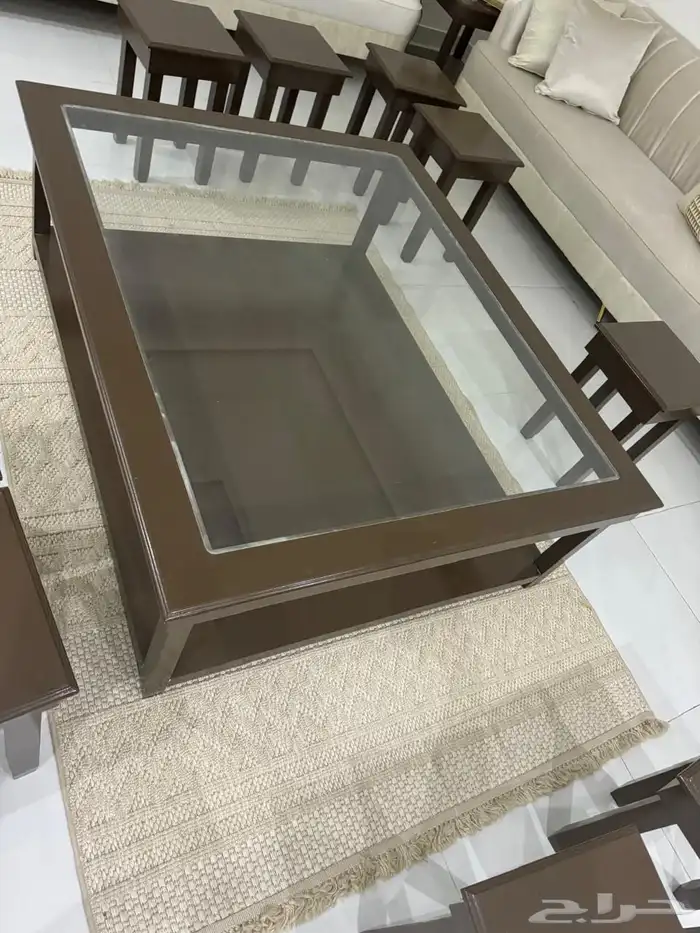 طاوله كليره للمجلس دورين من فوق زجاجي   9 طاولات خدمه 2