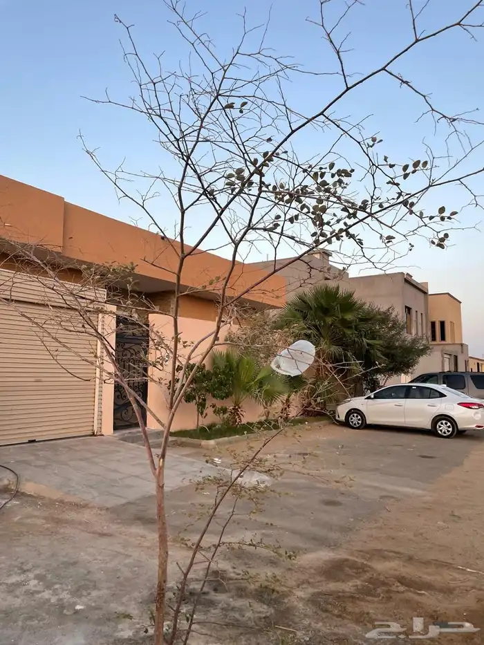 للبيع دور مكون من شقتين 0