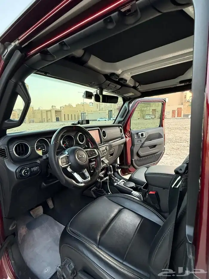جيب رانجلر 2023 صحارى 8