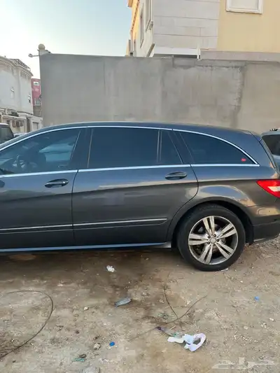 سيارة مرسيدس R300 index