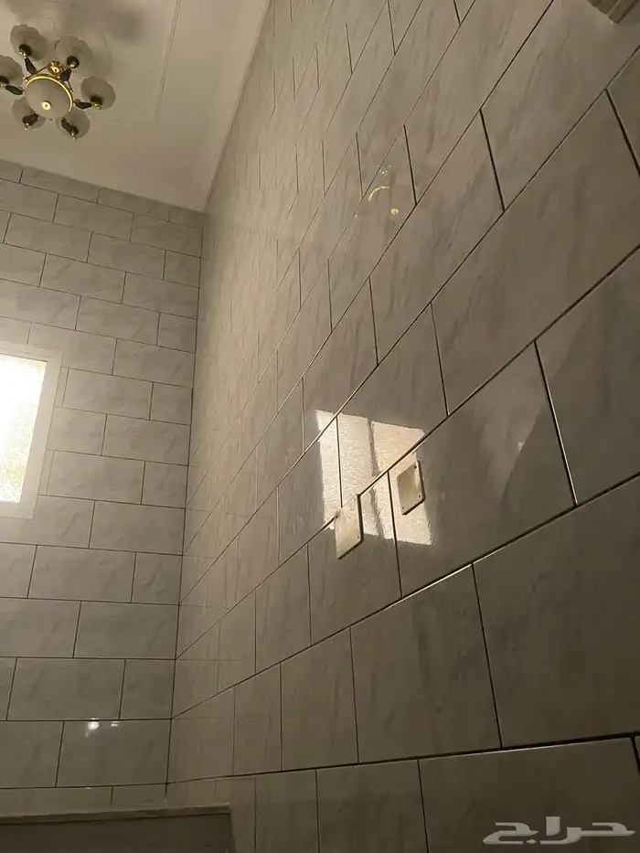 عمارة للبيع فيلا و3 شقق حي البساتين 9
