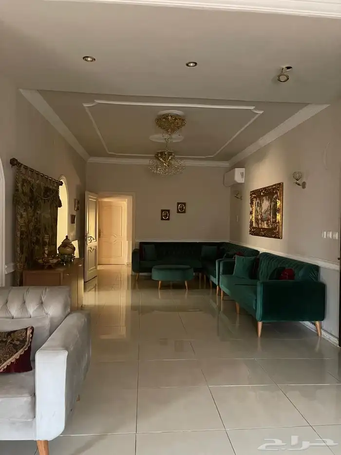 عمارة للبيع فيلا و3 شقق حي البساتين 10