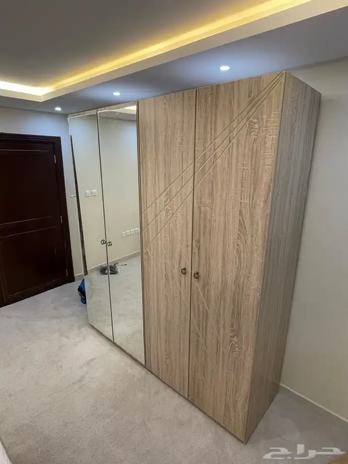 دولاب سرير وكوميدينه مفصله نظيفه 0