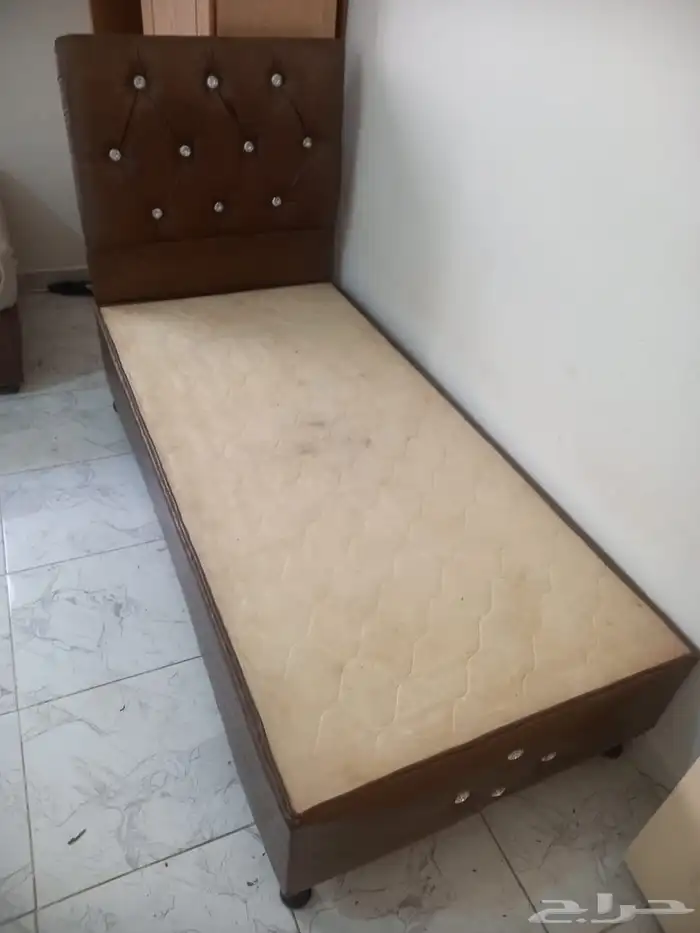 سراير وكنب للبيع المستعجل 2