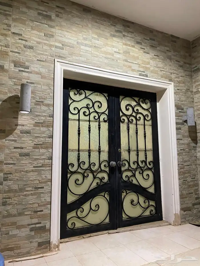 للبيع دور مكون من شقتين 4