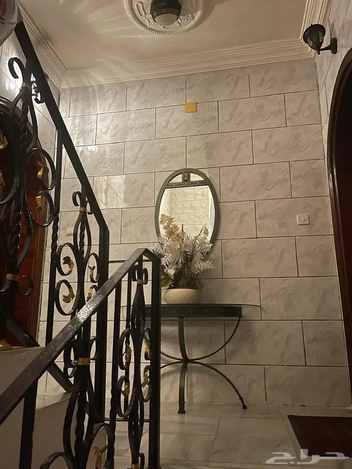 عمارة للبيع فيلا و3 شقق حي البساتين 14