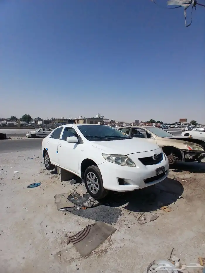 تويوتا كورلا 2010 تشليح قطع غيار فقط 1