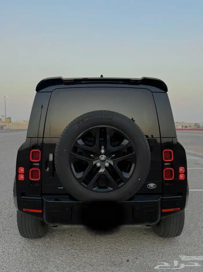 2021 Land Rover Defender P400 110 SE 1
