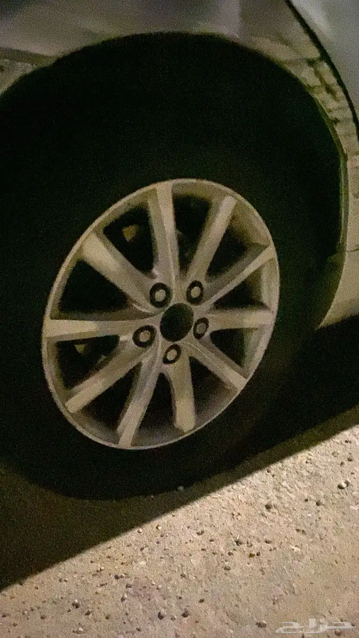 للبيع جنوط كامري2011 مقاس 16 فيهم حكات بصيطه 2