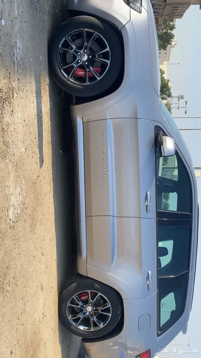 للبيع جيب جراند شيروكي 2014 srt 2