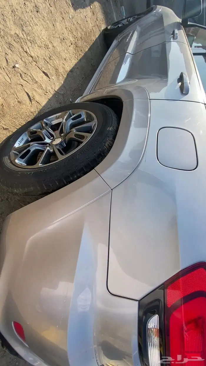 للبيع جيب جراند شيروكي 2014 srt 5