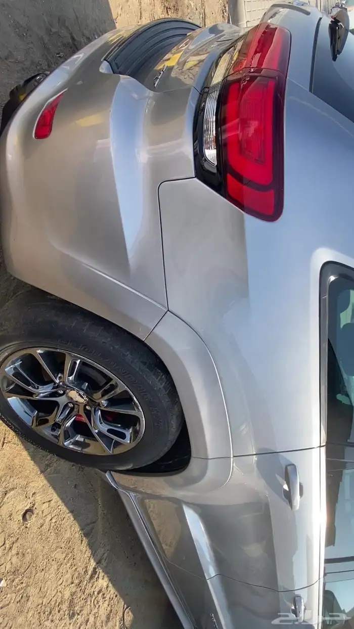 للبيع جيب جراند شيروكي 2014 srt 4