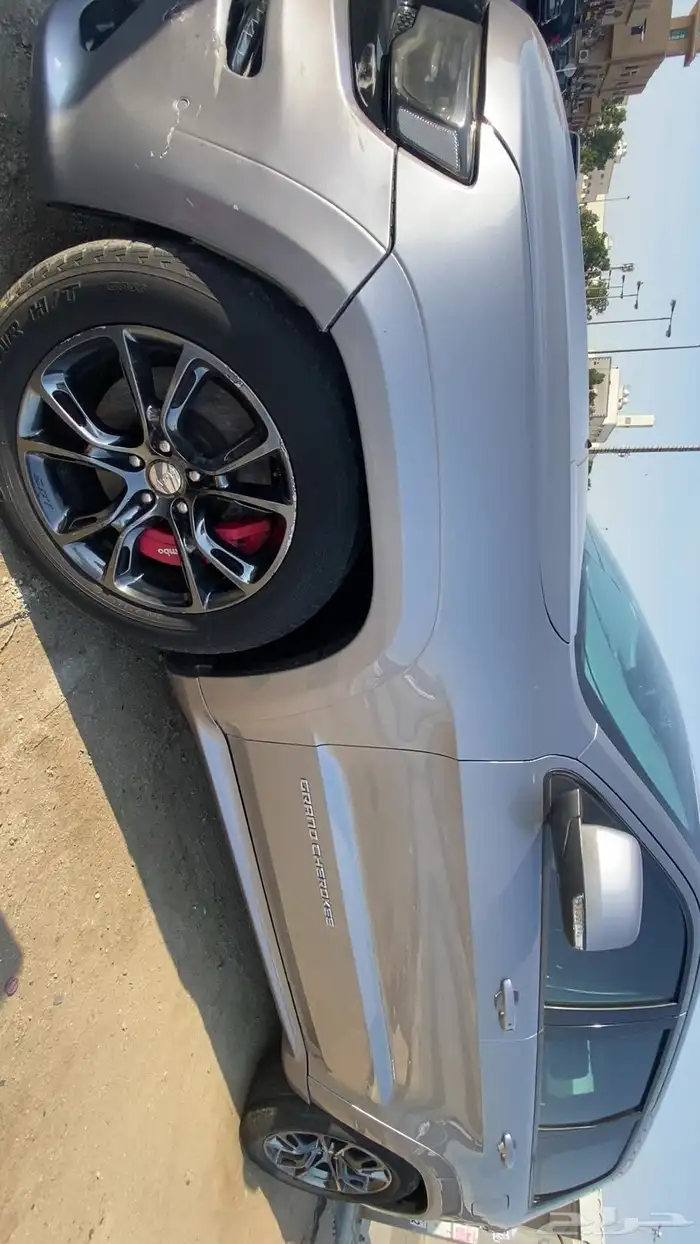 للبيع جيب جراند شيروكي 2014 srt 6