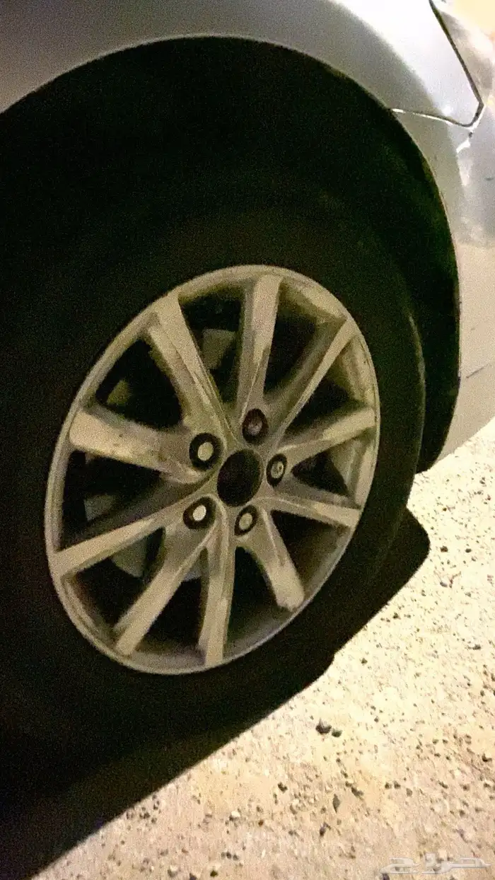 للبيع جنوط كامري2011 مقاس 16 فيهم حكات بصيطه 3