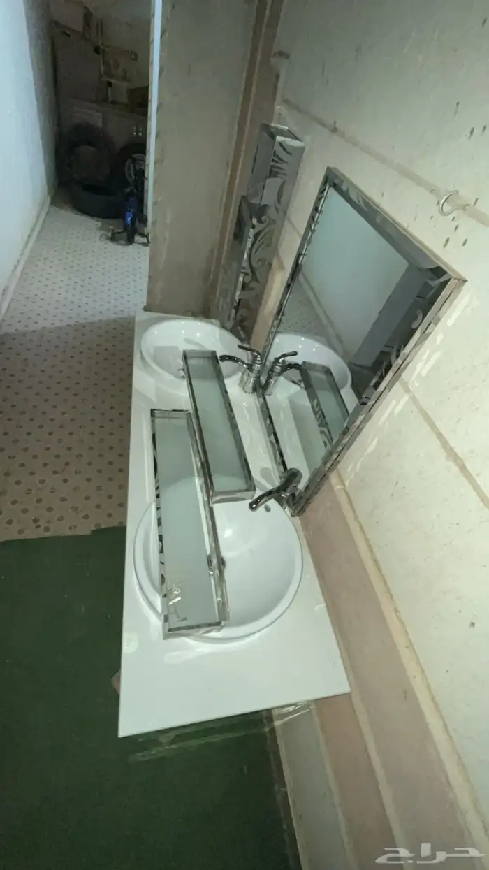 مغسله حوضين رخام نضيفه بدراجها معها طاولات اربع خدمه 2