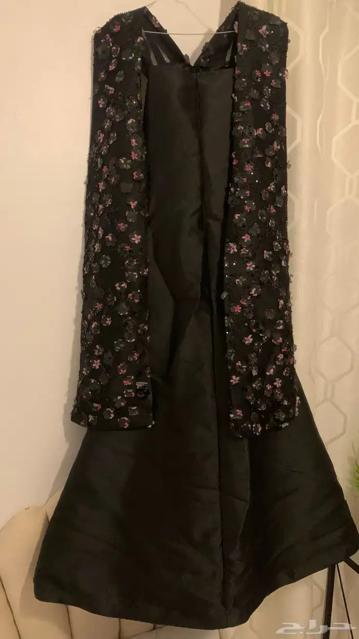 فستان اسود 0