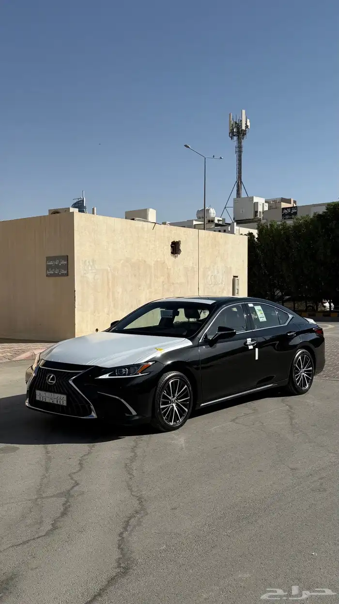 لكزس ES 350 ممشى قليل وكالة 3
