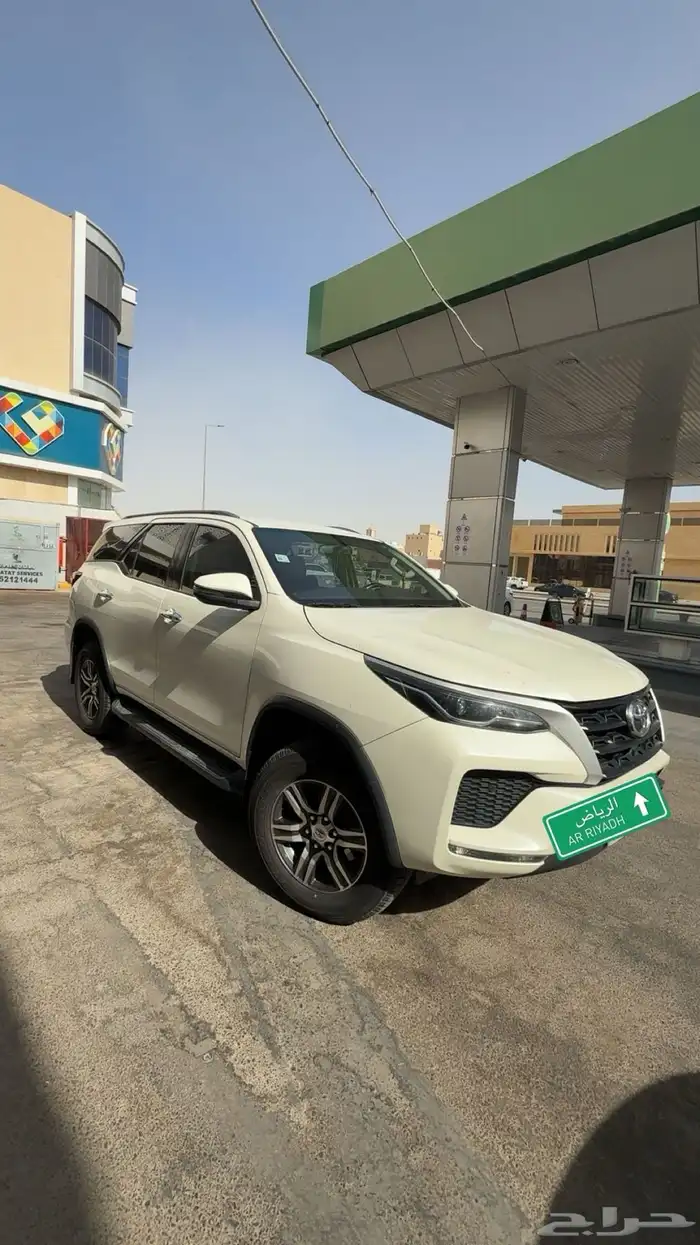 للبيع فورتشنر 2021 4 سلندر بنزين 1