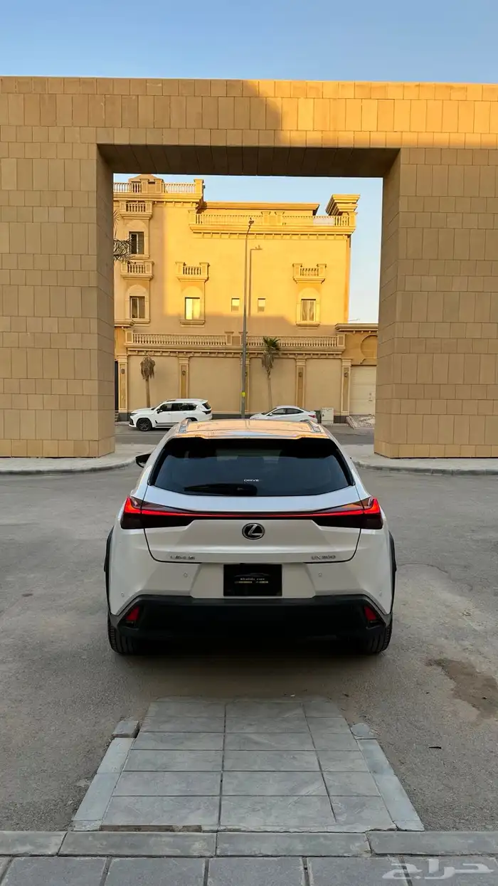 لكزس UX200 موديل 2019 سعودي مالك اول 2