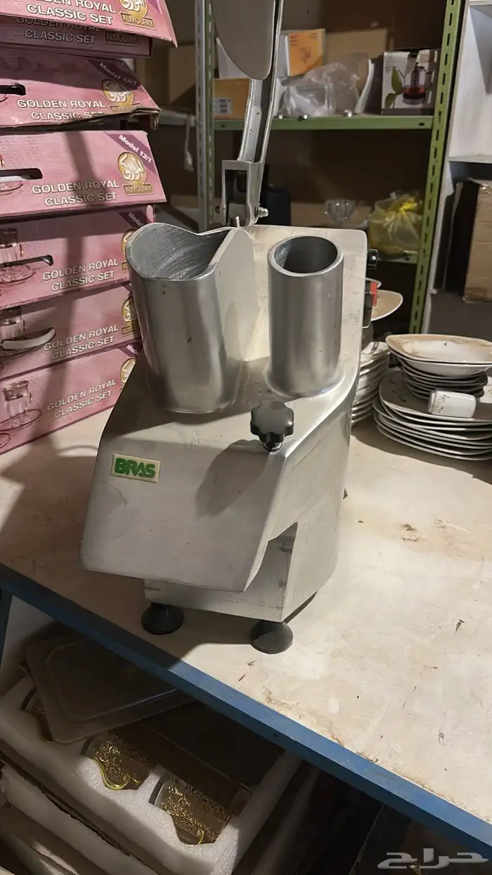 معدات مطعم كاملة بحالة نظيفة 35