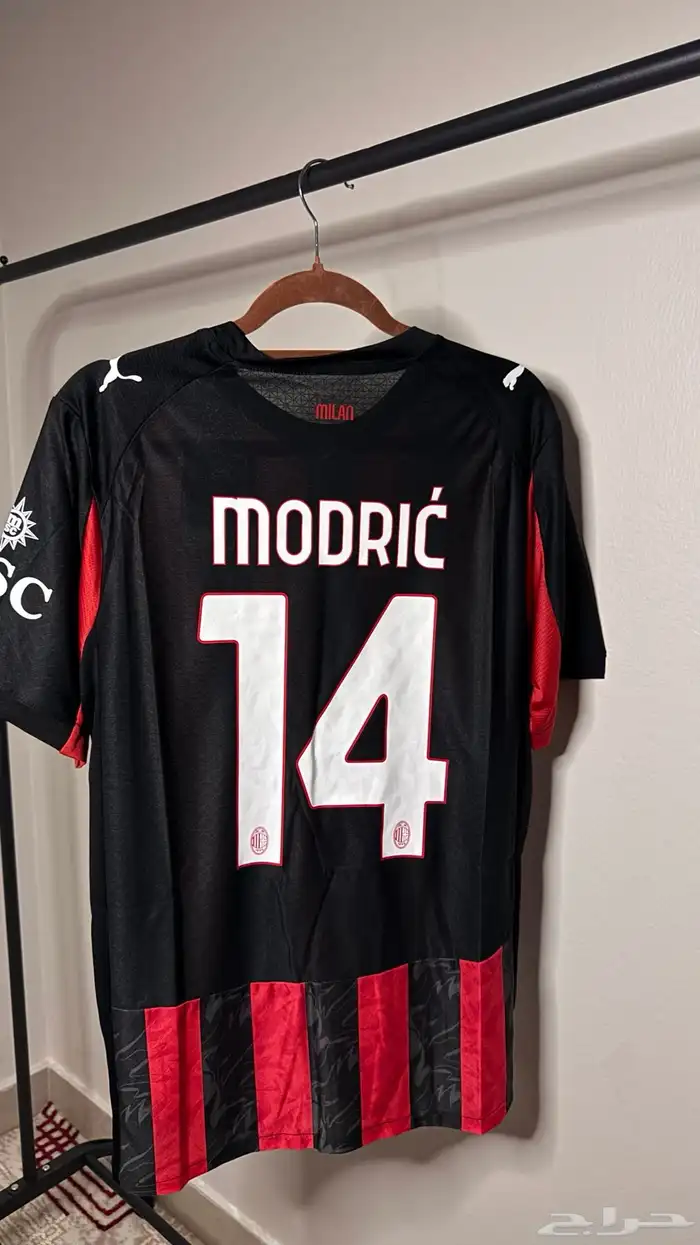 تيشيرت بيرجوين وبنزيما ومودريتش 2