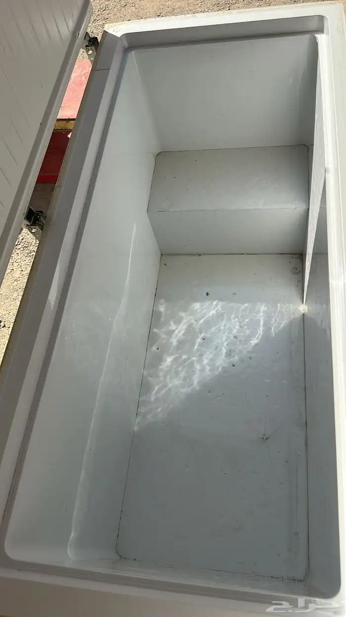 معدات مطعم كاملة بحالة نظيفة 84