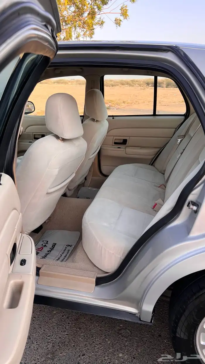 فورد كروان فكتوريا2006 11