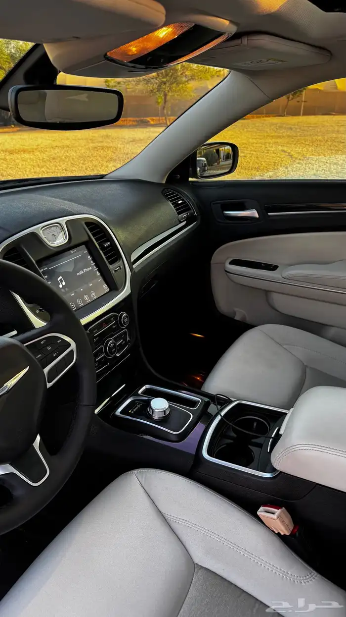 كرايسلر C300 2023 10