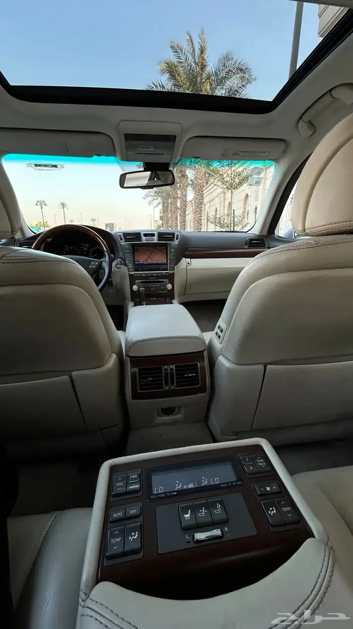 لكزس LS460 موديل 2010 سعودي 19