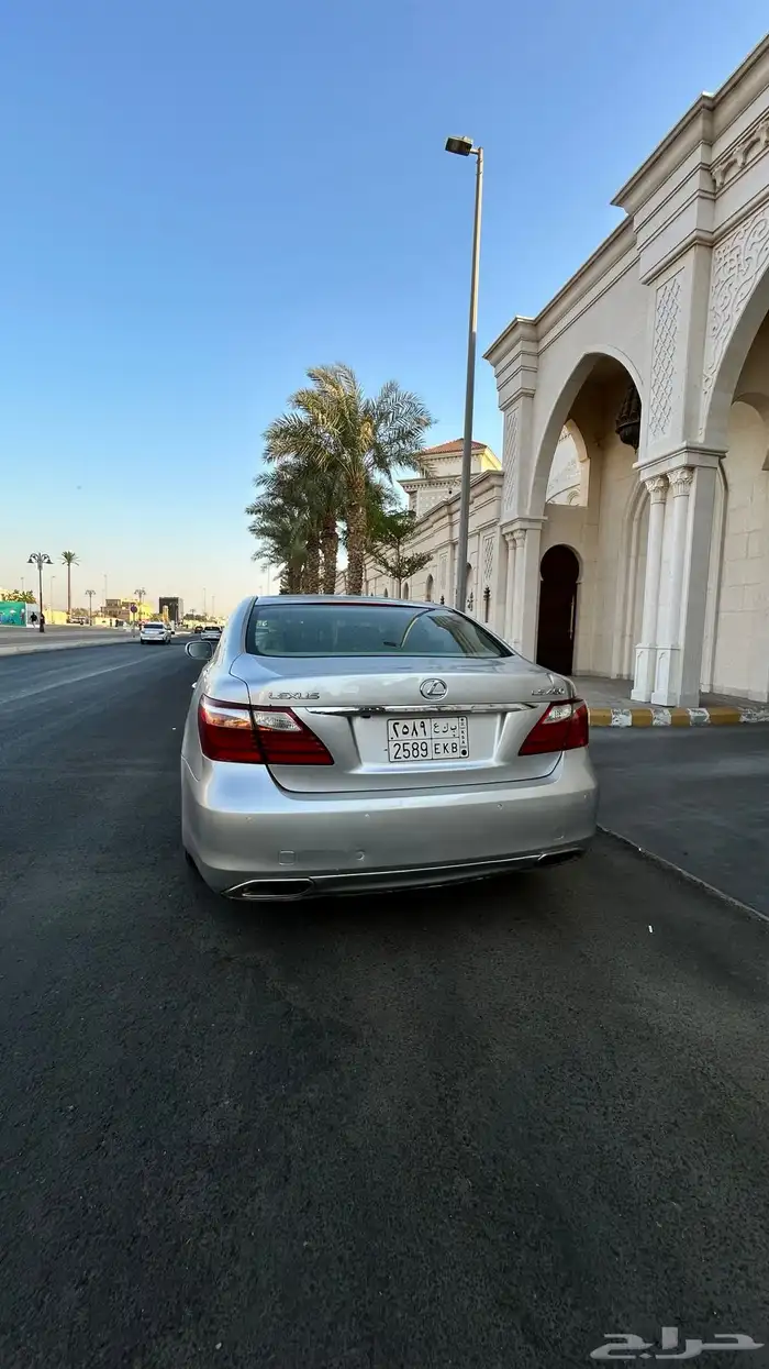 لكزس LS460 موديل 2010 سعودي 5